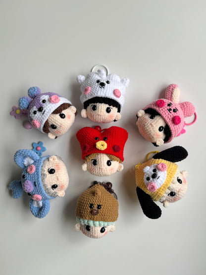 7 members of BTS crochet keychain